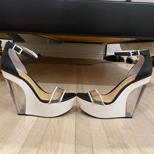 Gianni Bini Retro Platform Heels